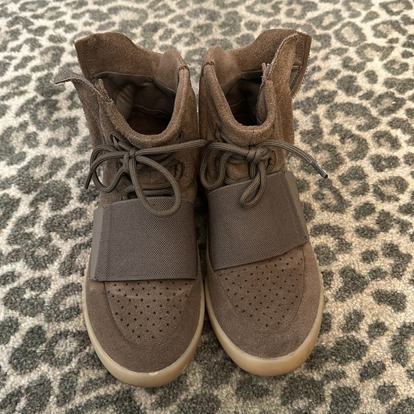 Yeezy boost 750 chocolate/ gummy sole - Picture 4 of 12